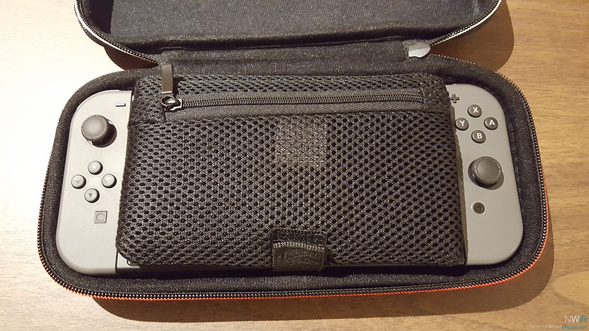 Nintendo Switch Game Traveler Deluxe Travel Case Review - Feature - Nintendo  World Report